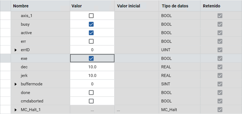 Tabla que muestra los resultados del bloque de funci&oacute;n MC_Halt con nombres, valores, valores iniciales, tipos de datos y estado de retenci&oacute;n.