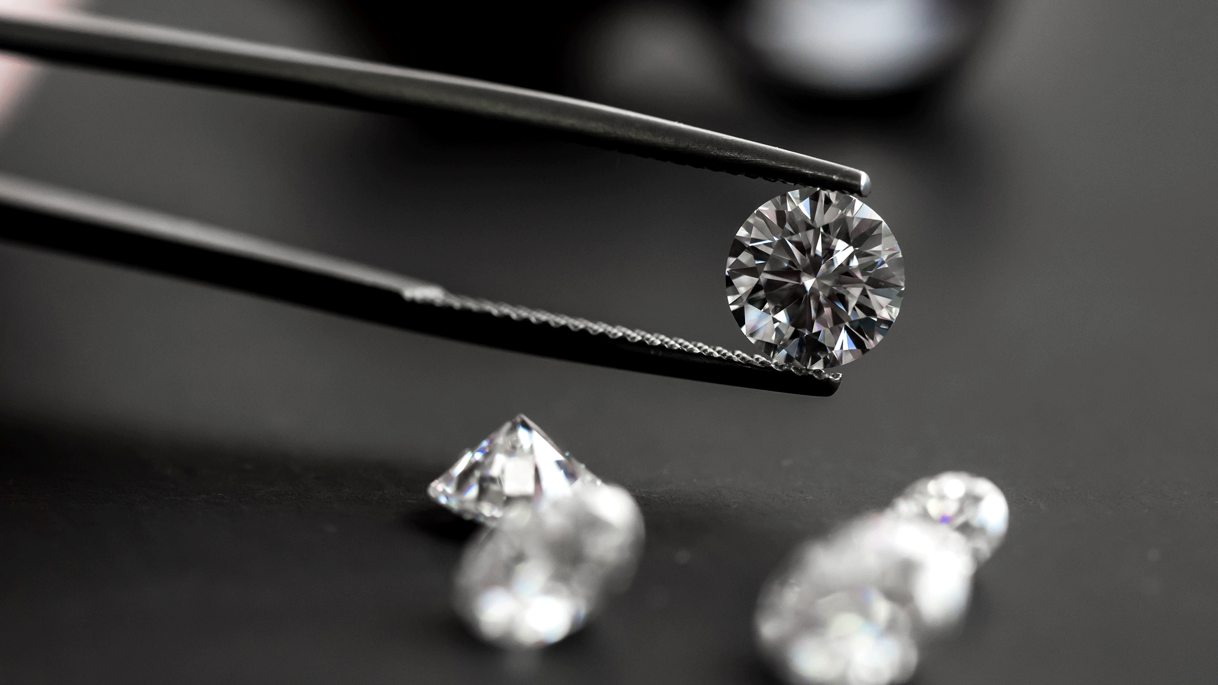 A zoom on a little and sparkle diamond